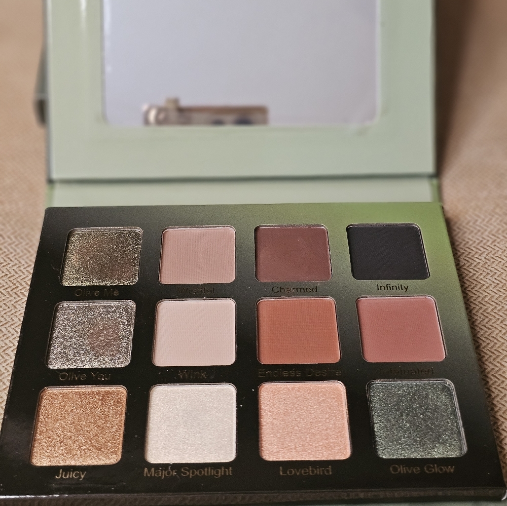 Make up bundle - Picture 4 of 7